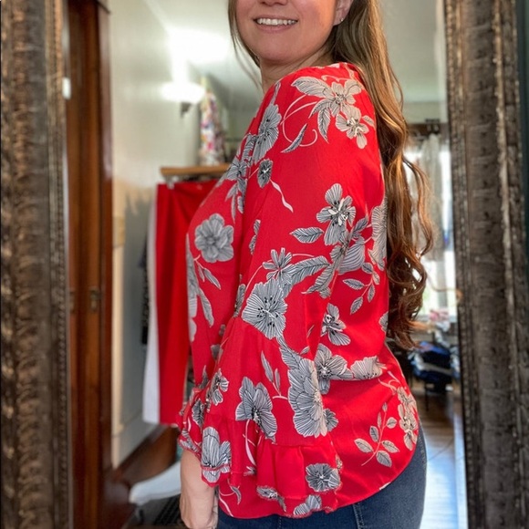 Keren hart Red Bell Sleeve Floral Top, Size XL - Picture 11 of 12